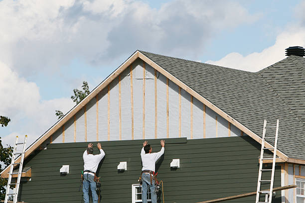 Professional Emergency Siding Repair technician working in Hampton, SC